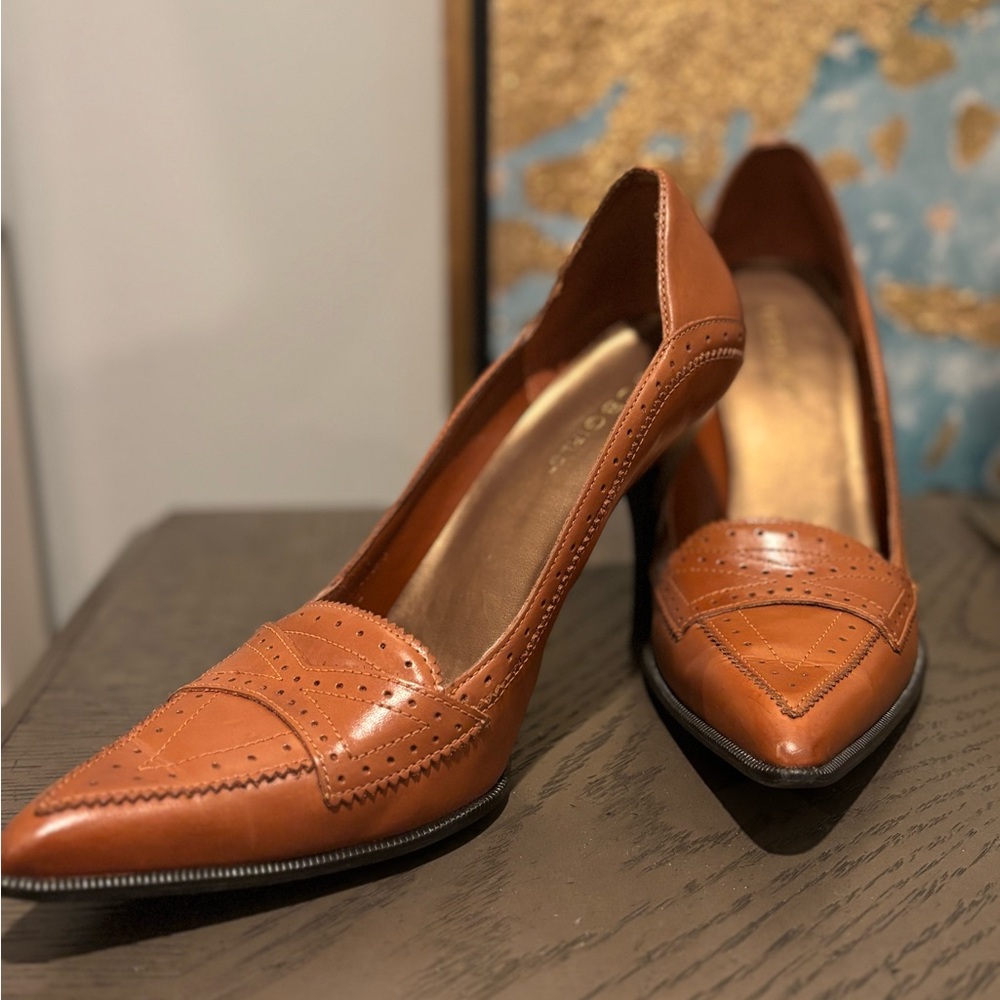BCBGirls Brown Leather Pointed Toe Heels